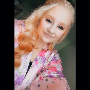 Meet your Posher, Cierra